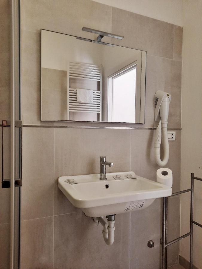 Hotel La Dolce Vita Римини Екстериор снимка